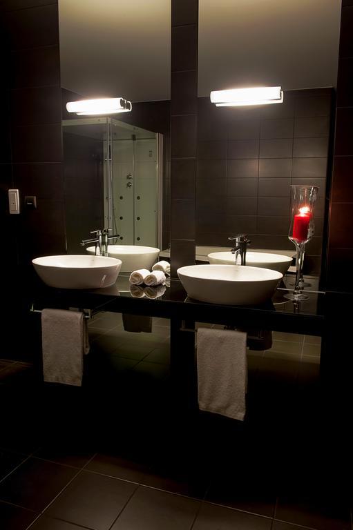 Vinyl M Hotel - Adults Only Меаляда Екстериор снимка